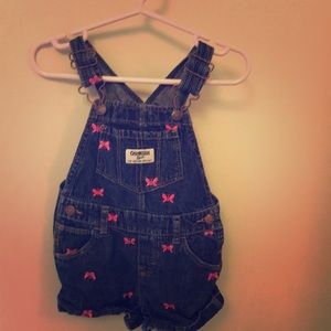 🛍OshKosh overalls. 🎀